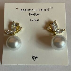 Beautiful Earth Boutique Earrings Faux Pearl Diamonds New